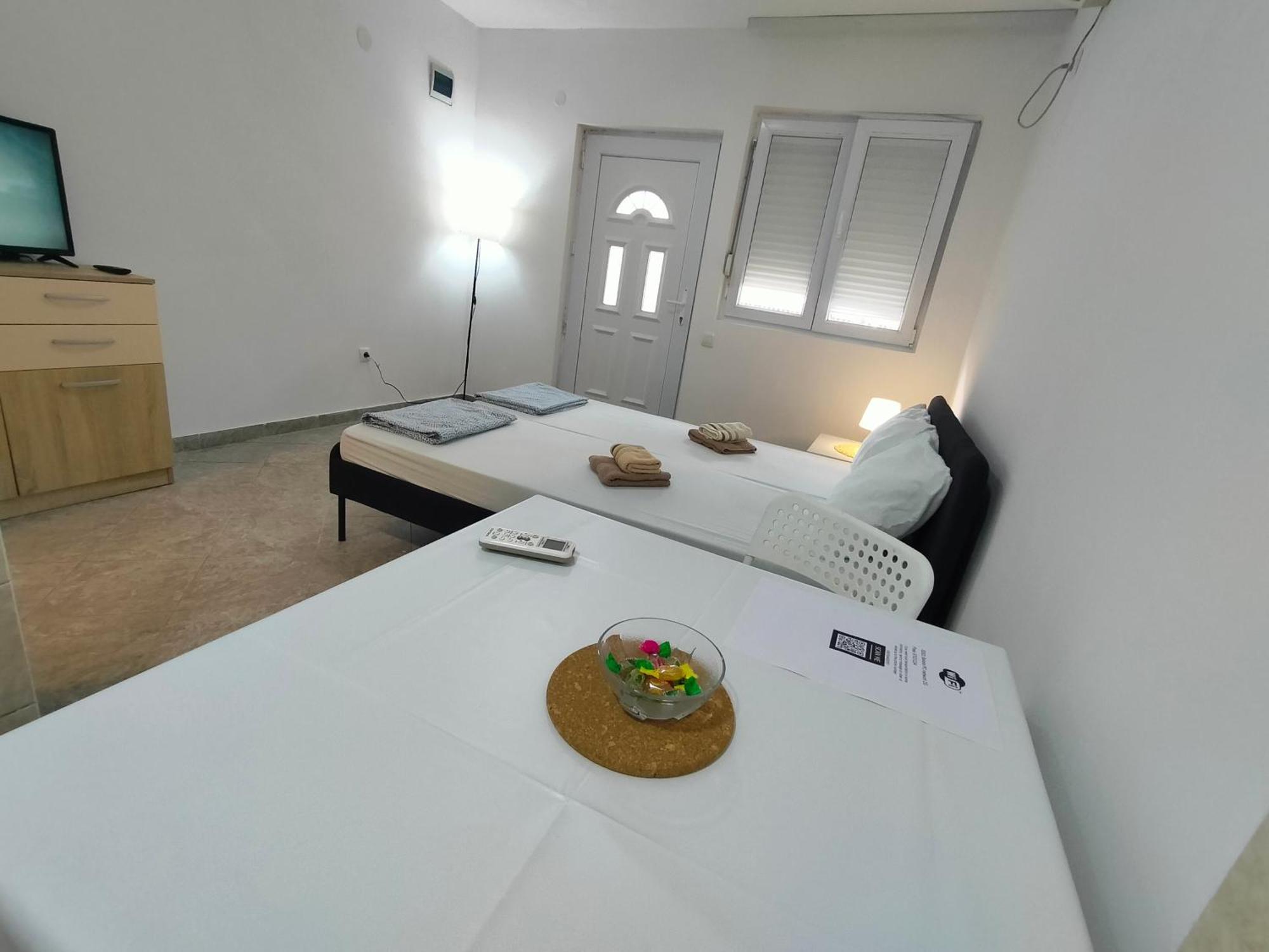 A1 - Airport Belgrade Apartment Pokoj fotografie