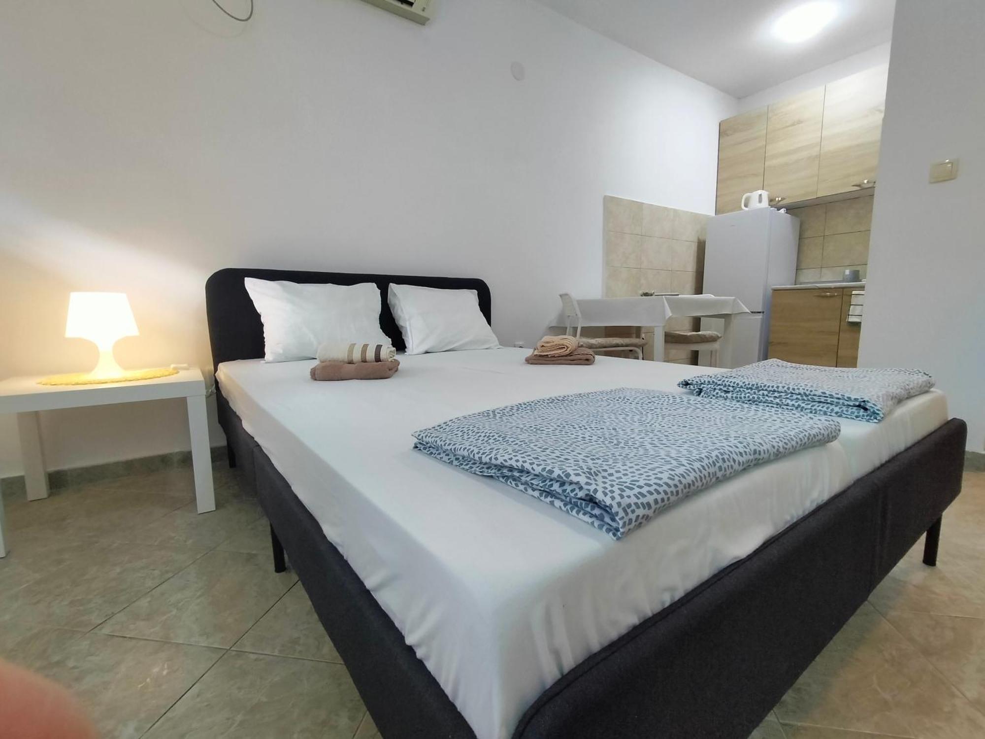 A1 - Airport Belgrade Apartment Pokoj fotografie